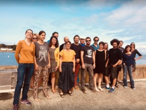 Le Pole audiovisuel Douarnenez-Cornouaille (Pôl·e): cinéma, l'audiovisuel et le multimédia représentent environ 70 emplois directs dans le pays de Douarnenez. 
