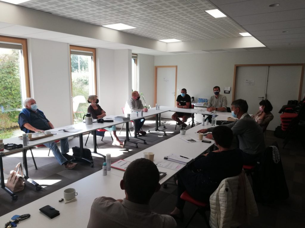 Attractivité de la Cornouaille : Tour des EPCI à la CCHPB : Entreprendre & investir à Quimper Cornouaille avec Théo Moussion, Intrados, Kieran Vantourout, Atelier du Marin, Gaëlle Besse, savon d'artisan et Patrick Robinet, Chocolat Robinet